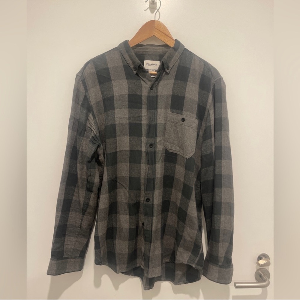 Pull&Bear Men's Black and Gray Plaid Shirt